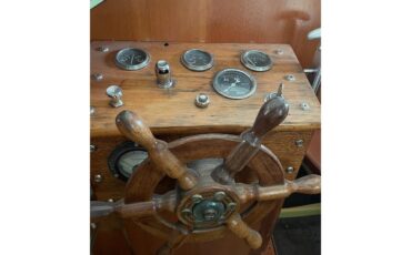 Crosley-Station-wagon-1951-Pale-yellow-amp-Green-Red-44