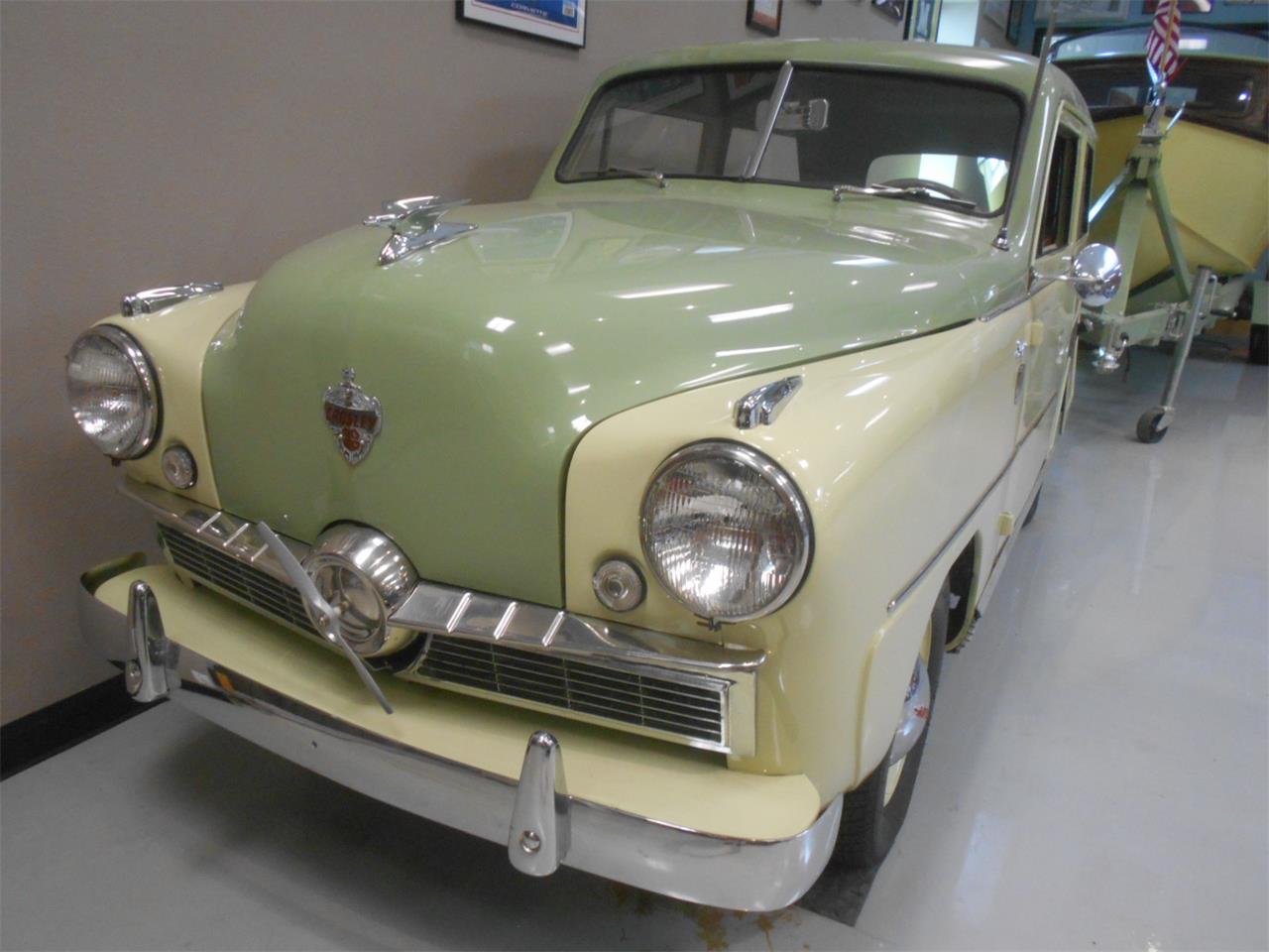 Crosley-Station-wagon-1951-Pale-yellow-amp-Green-Red-7
