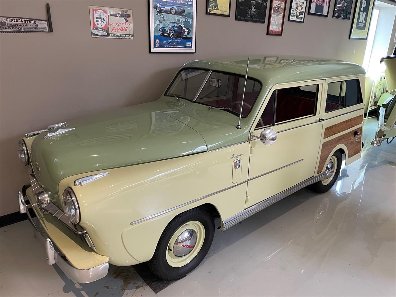 Crosley-Station-wagon-1951-Pale-yellow-amp-Green-Red-8