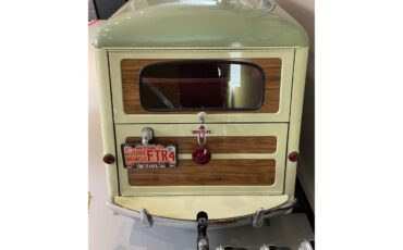 Crosley-Station-wagon-1951-Pale-yellow-amp-Green-Red-9