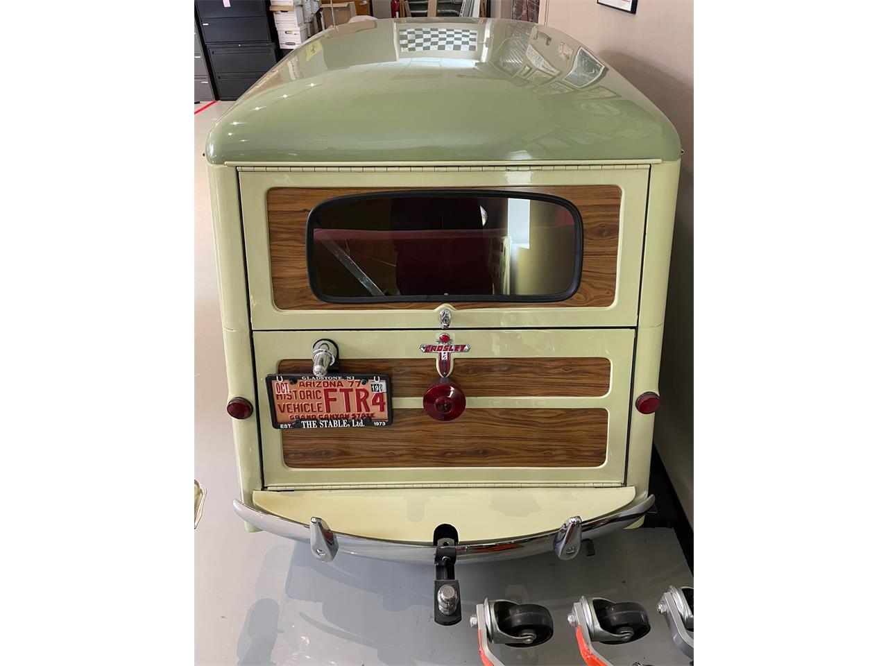 Crosley-Station-wagon-1951-Pale-yellow-amp-Green-Red-9