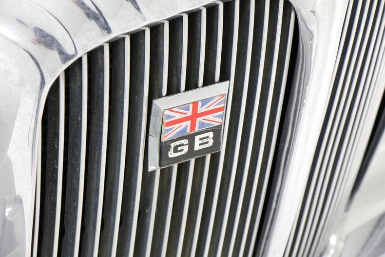 Daimler-Other-1971-White-11