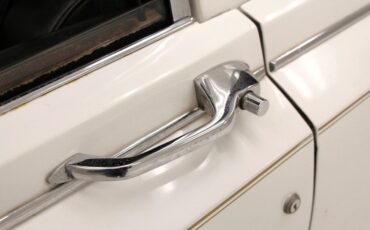 Daimler-Other-1971-White-12