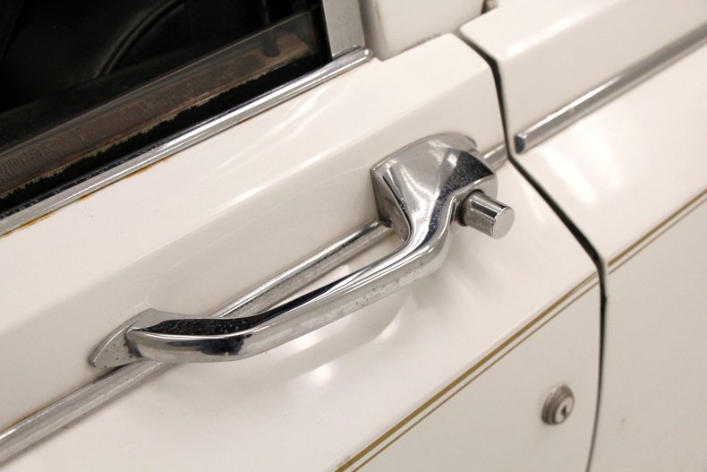 Daimler-Other-1971-White-12