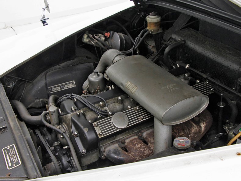 Daimler-Other-1971-White-13