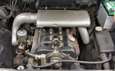 Daimler-Other-1971-White-14