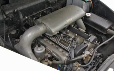 Daimler-Other-1971-White-15