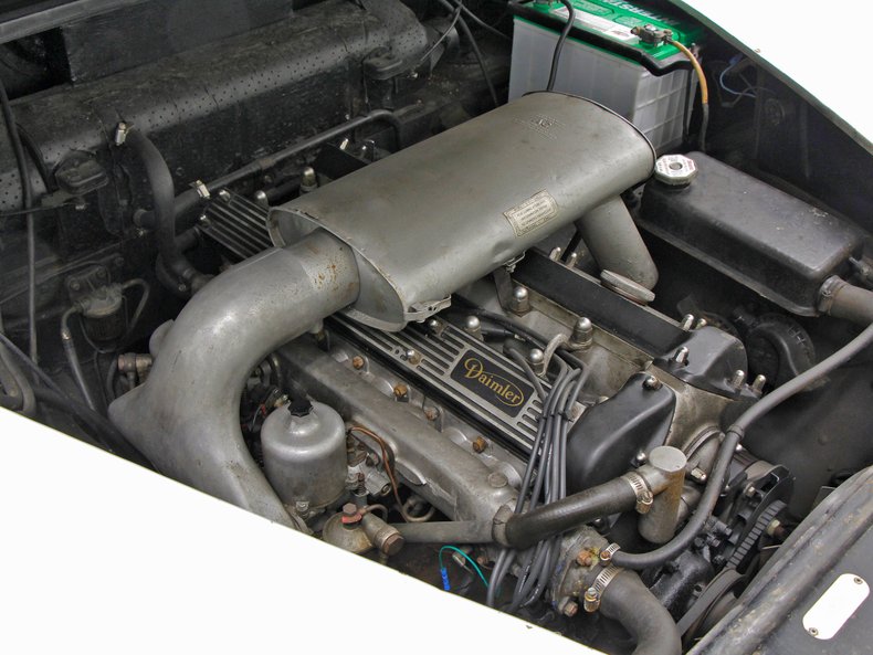 Daimler-Other-1971-White-15