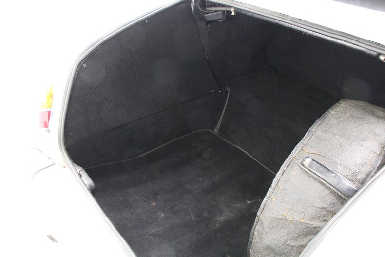 Daimler-Other-1971-White-17