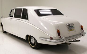Daimler-Other-1971-White-2