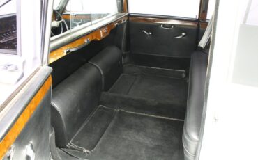 Daimler-Other-1971-White-21