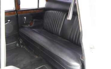 Daimler-Other-1971-White-22