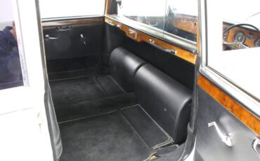 Daimler-Other-1971-White-23