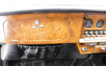 Daimler-Other-1971-White-27