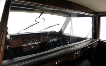 Daimler-Other-1971-White-29