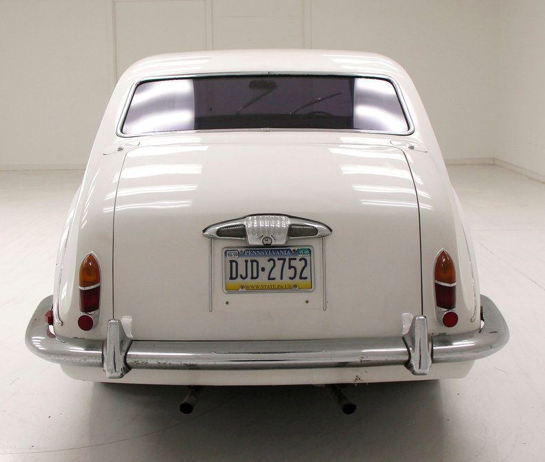 Daimler-Other-1971-White-3