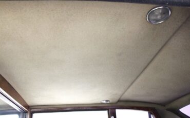 Daimler-Other-1971-White-30