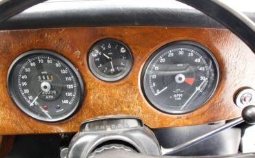 Daimler-Other-1971-White-33