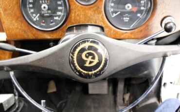 Daimler-Other-1971-White-35