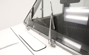 Daimler-Other-1971-White-4