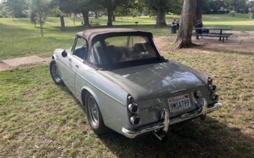 Datsun-2000-1967-silver-black-4