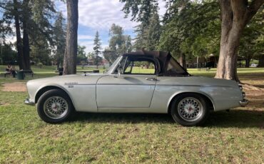 Datsun-2000-1967-silver-black-6