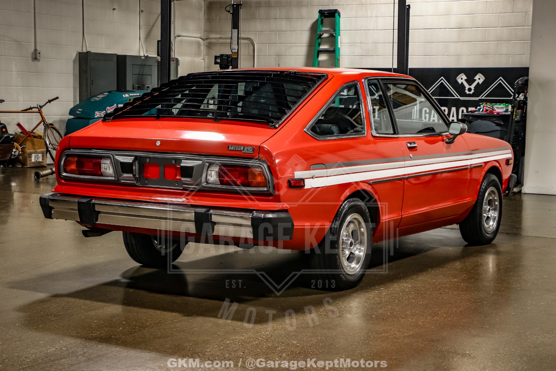 Datsun-210-1979-Red-Black-11