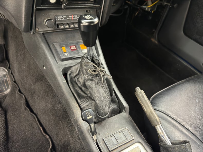 Datsun-240z-1972-Medium-Blue-Black-38