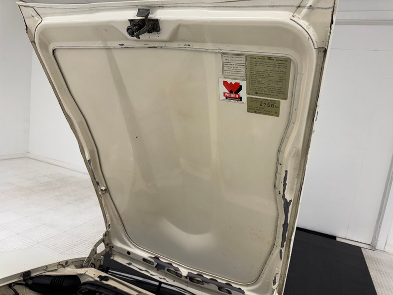 Datsun-240z-1973-White-Red-1