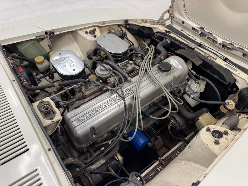 Datsun-240z-1973-White-Red-2