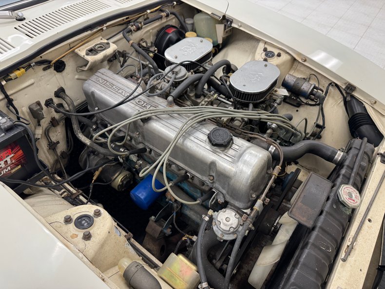 Datsun-240z-1973-White-Red-3