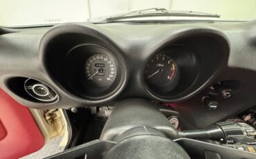 Datsun-240z-1973-White-Red-41