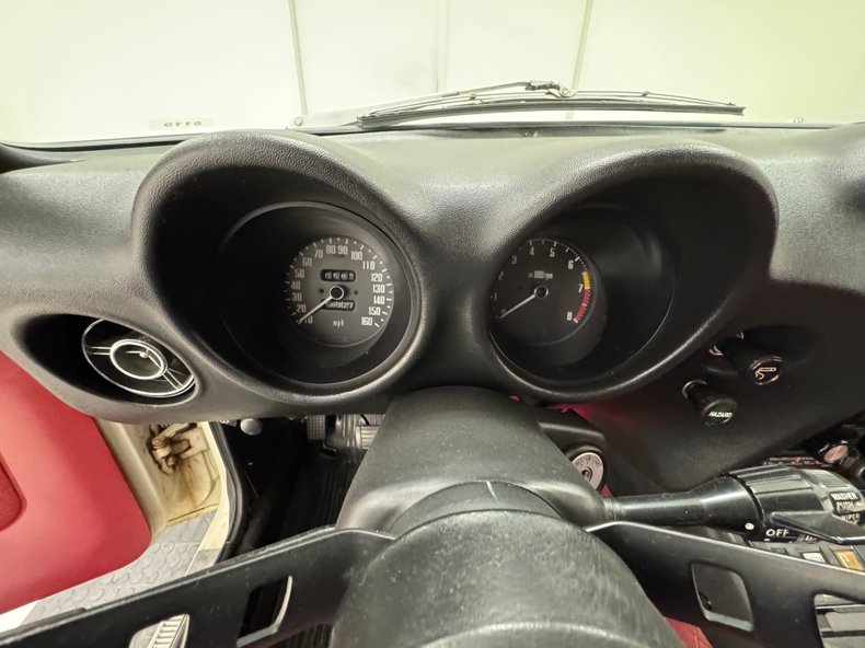 Datsun-240z-1973-White-Red-41