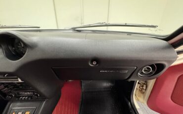 Datsun-240z-1973-White-Red-45