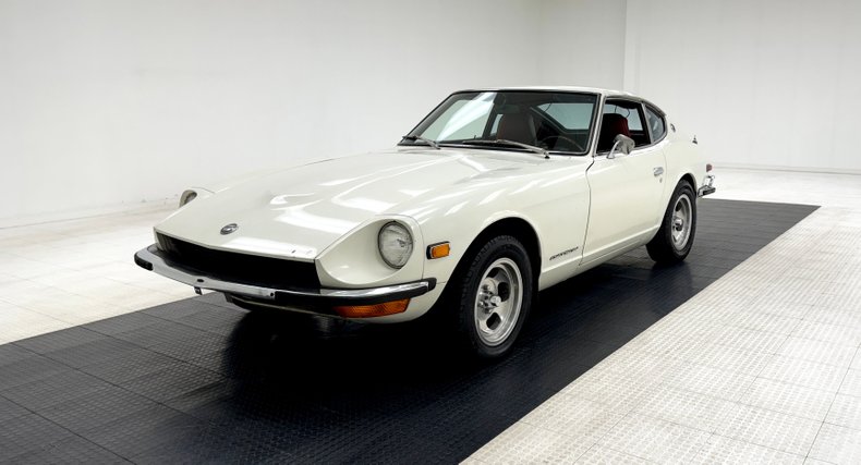 Datsun-240z-1973-White-Red-48