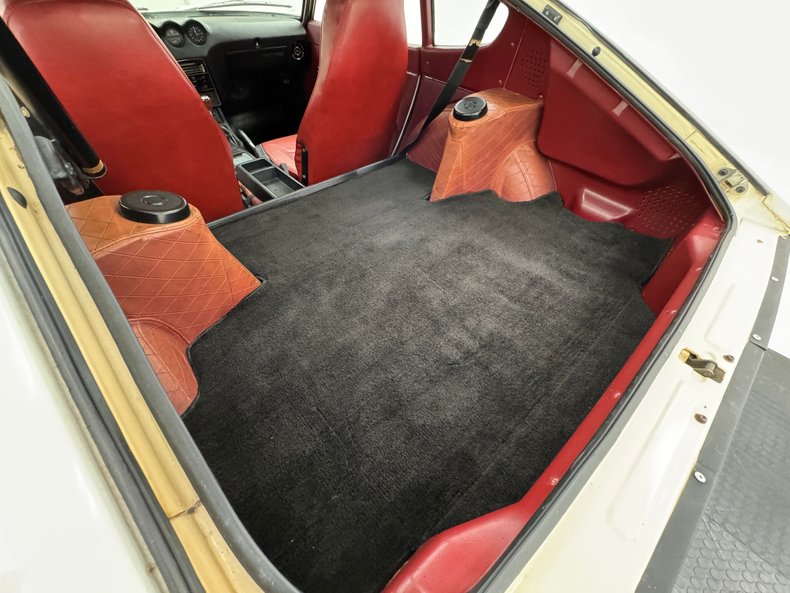 Datsun-240z-1973-White-Red-6