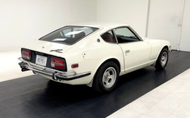 Datsun-240z-1973-White-Red-9