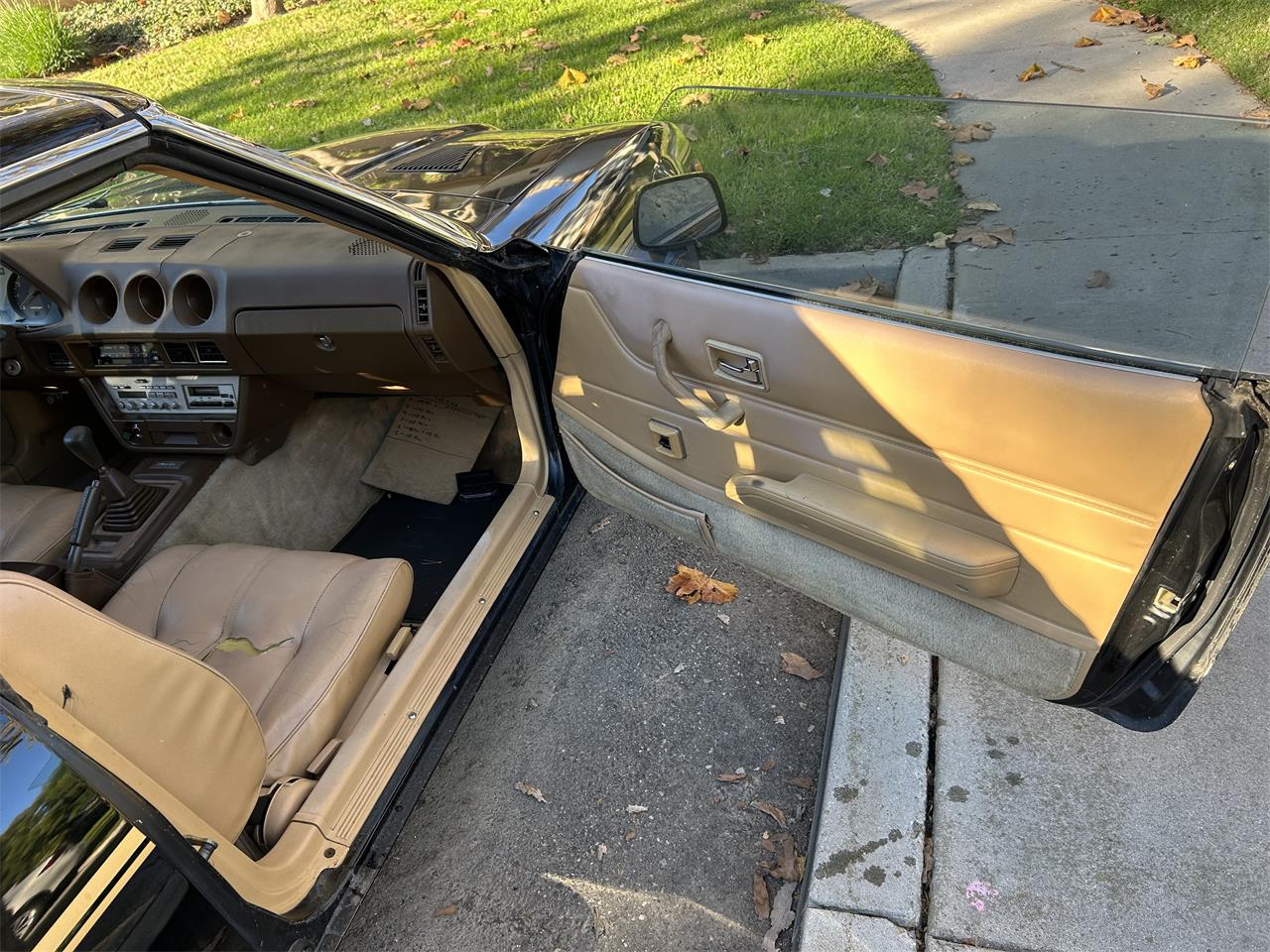 Datsun-280zx-1981-Black-pearl-Beige-14