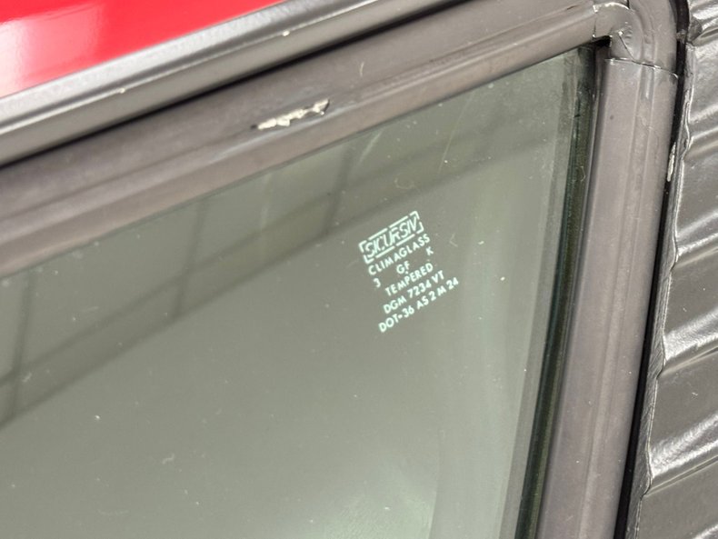 Detomaso-Pantera-1986-Red-Saddle-37