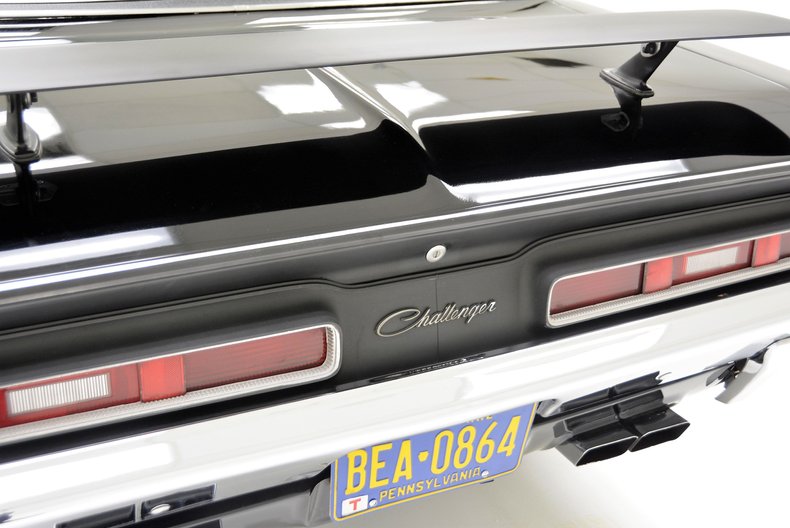 Dodge-Challenger-1971-Black-Black-17