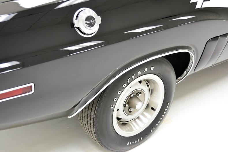 Dodge-Challenger-1971-Black-Black-24