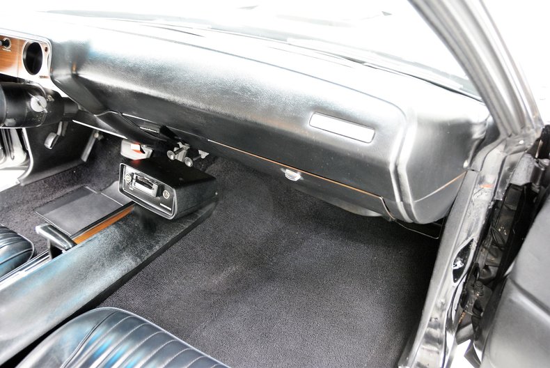 Dodge-Challenger-1971-Black-Black-40