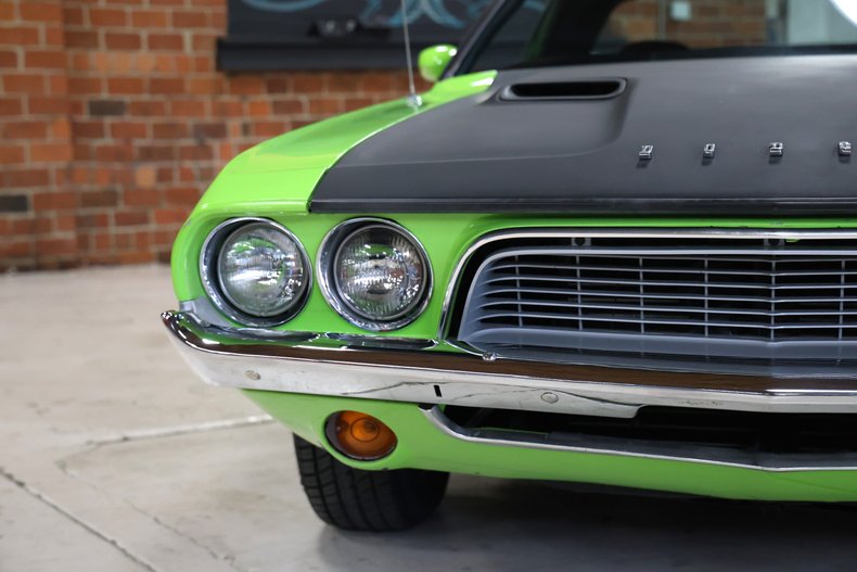 Dodge-Challenger-1973-Sublime-Black-11