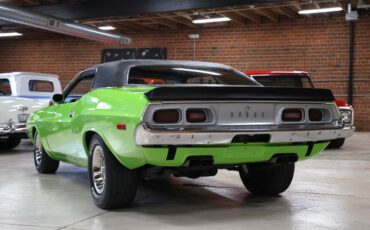 Dodge-Challenger-1973-Sublime-Black-12