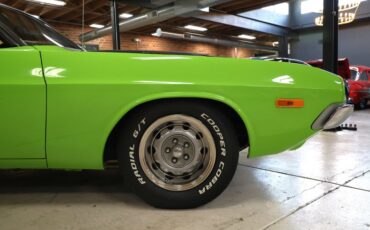 Dodge-Challenger-1973-Sublime-Black-17