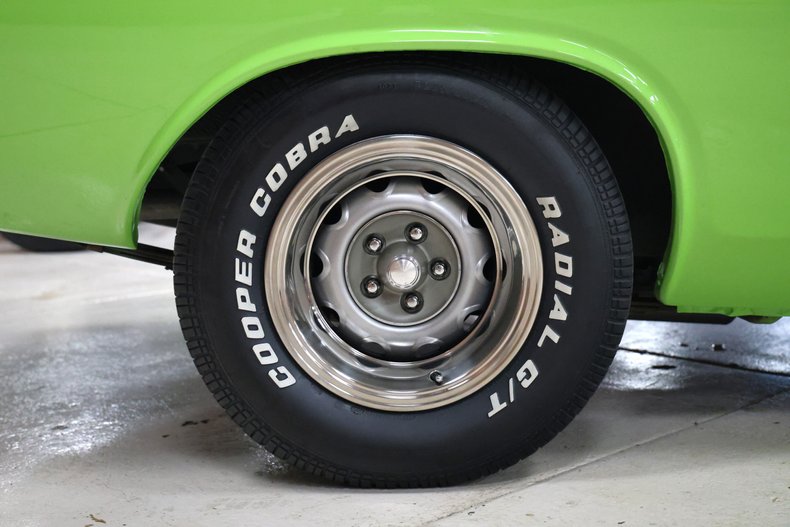 Dodge-Challenger-1973-Sublime-Black-18