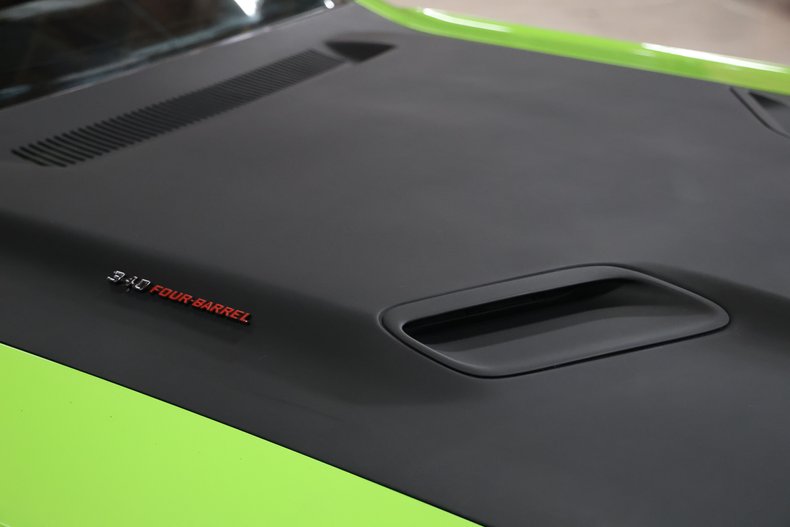 Dodge-Challenger-1973-Sublime-Black-19