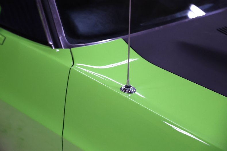 Dodge-Challenger-1973-Sublime-Black-20