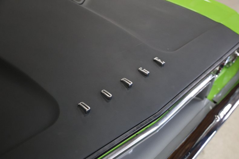 Dodge-Challenger-1973-Sublime-Black-21