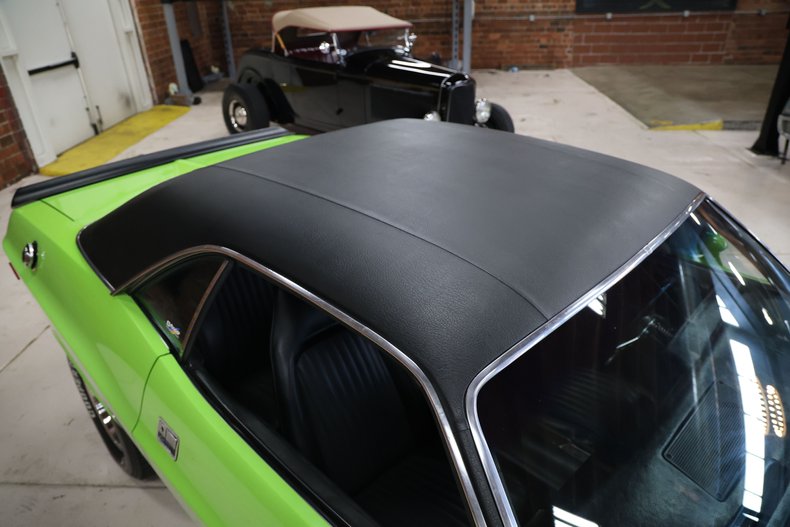 Dodge-Challenger-1973-Sublime-Black-23